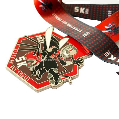 kaufen Custom Zink-Legierung Wrestling-Medaille mit weichem Emaille und goldplattiertem Finish für Schulpreise online manufacture