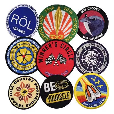 kaufen Hot-Verkauf Custom 100% Stickerei Patches Nähen Eisen auf für Kleidung online manufacture