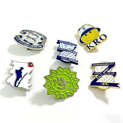 kaufen Glitzernde Emaille-Pins mit weichem oder hartem Finish, UV-Druck und entzückendem Cartoon-Design können Sie selbst gestalten. online manufacture