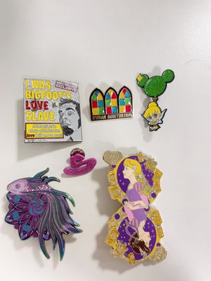 Metall Kundengröße Personalisierte Emaille Glitzerfarben Pins Bestellpins mit Logo