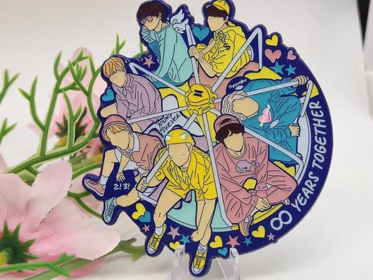 Ein guter Preis. Kundenspezifische Lapel-Pins mit persönlichem Design, Gold/Silber/Kupferplattierung und weichem/hartem Schmelzprozess Online