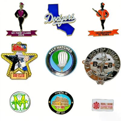 Ein guter Preis. Custom Dauerhafte Stahlmarke ✓ Einzigartige Form mit Farb-Emaill ✓ Marken-Pins mit Sicherheits-Pins Online