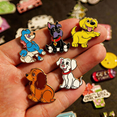 Custom Metall-Telefon-Aufkleber für Frauen    Broche-Stil mit 3M-Klebstoff    UAE, Saudi-Arabien, Kuwait, Oman, Bahrain