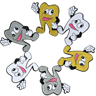 Ein guter Preis. Benutzerdefinierte goldbeschichtete Reversenstifte mit weichem Emaillein und Ihrem Logo für eine effektive Marke. Online