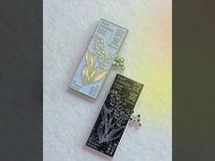 Benutzerdefinierte Emaillenstift ohne Glitter Brosche Anime Hartemaillenstift Weiches Lapel Badge