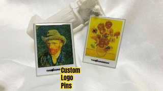 Benutzerdefinierte Metallnadeln mit Offsetdruck-Logo-Abzeichen